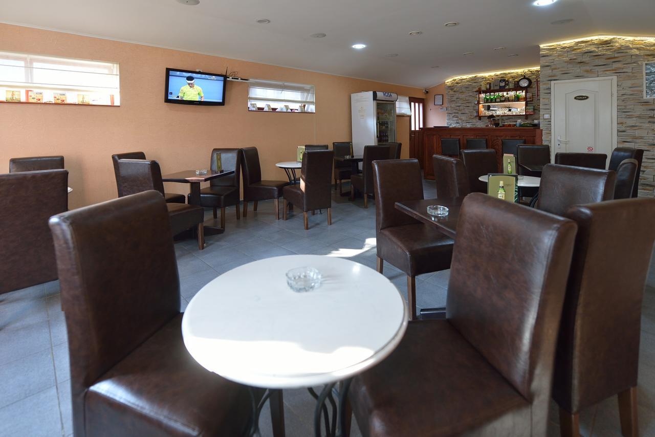 Bed&Breakfast Intermezzo Caffe Kikinda Dış mekan fotoğraf